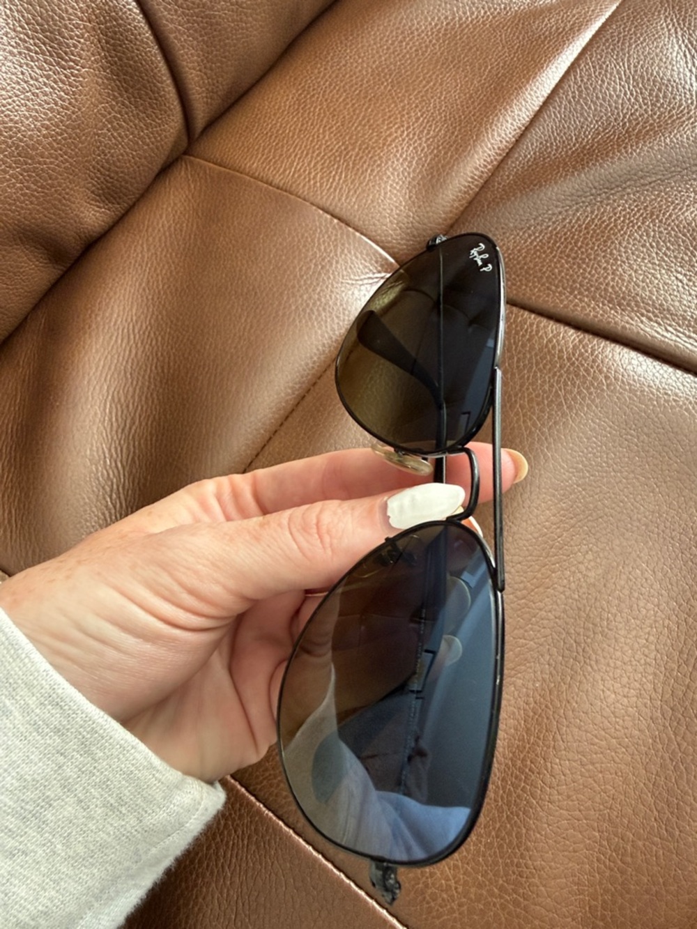 Polarized Ray-Ban Aviator Sunglasses - Picture 3 of 7